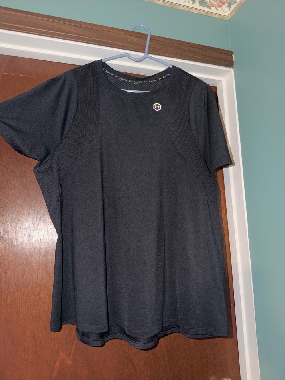 1X Black UNDER ARMOUR Women's Active Short-Sleeve Top. No discount ❤️